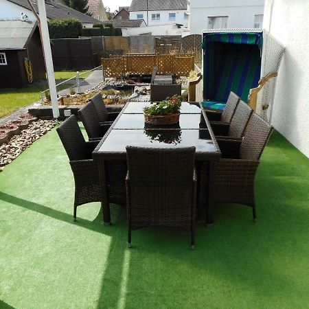 Modernes Ferienhaus Der Besonderen Art Mit Garten Льоне Екстериор снимка