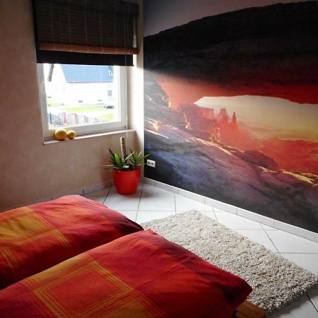 Modernes Ferienhaus Der Besonderen Art Mit Garten Льоне Екстериор снимка