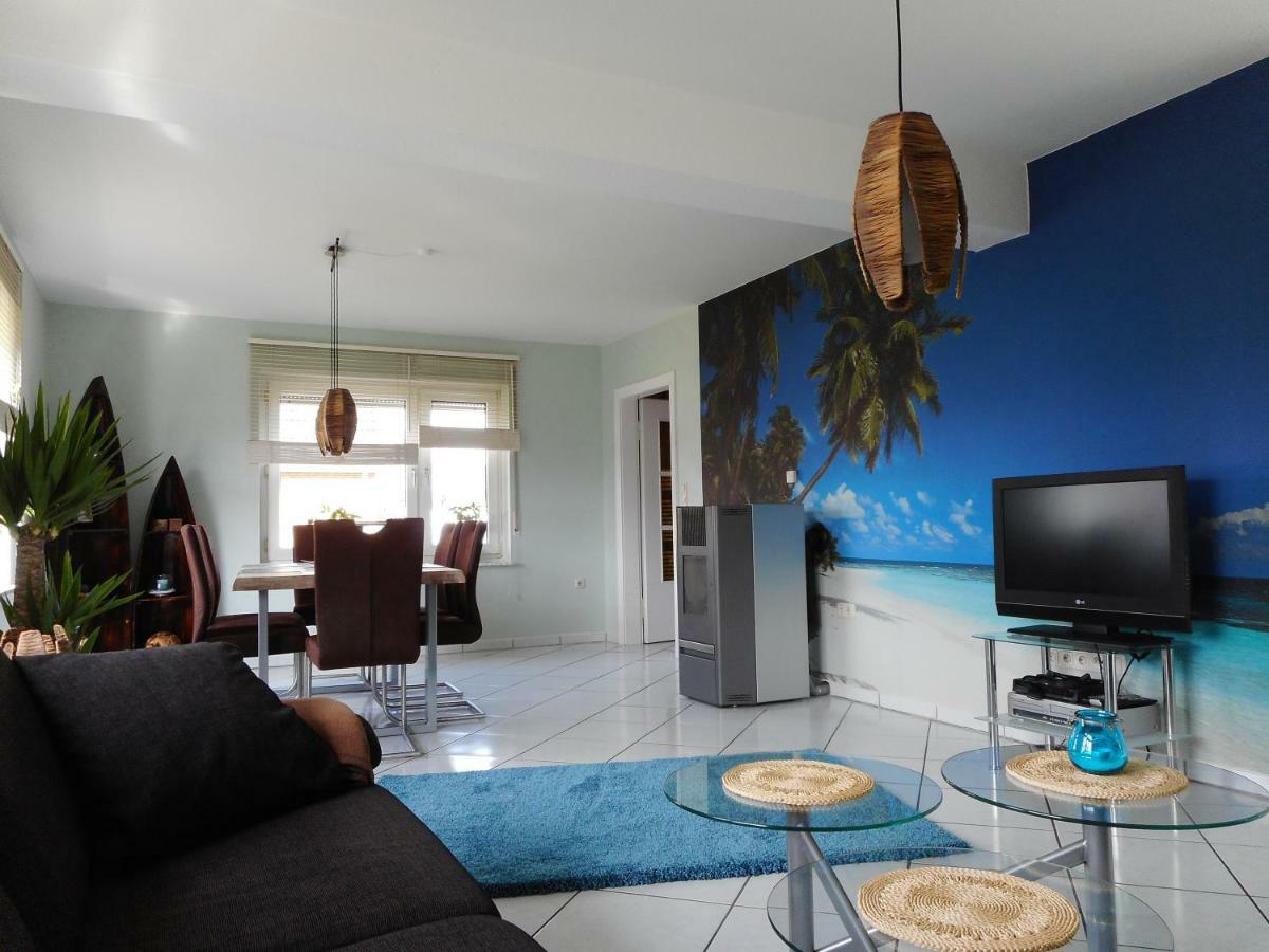 Modernes Ferienhaus Der Besonderen Art Mit Garten Льоне Екстериор снимка