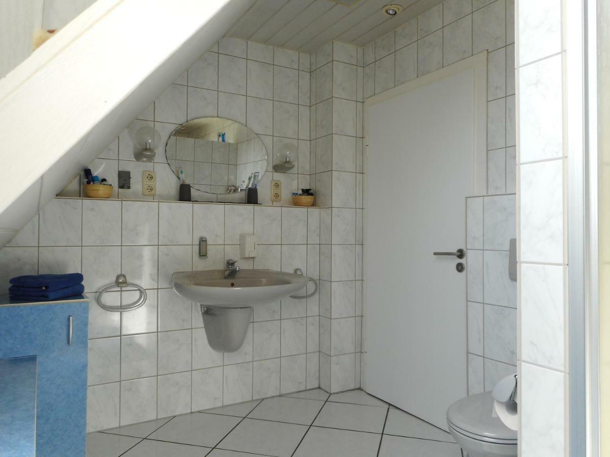 Modernes Ferienhaus Der Besonderen Art Mit Garten Льоне Екстериор снимка