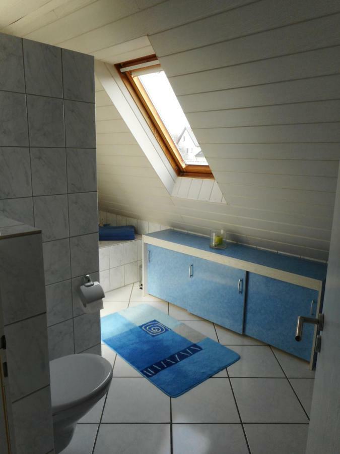 Modernes Ferienhaus Der Besonderen Art Mit Garten Льоне Екстериор снимка